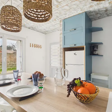 בית נופש 100 M De La Plage, Terrasse, Maison Pour 2
