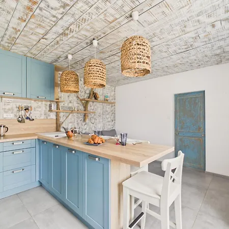 100 M De La Plage, Terrasse, Maison Pour 2