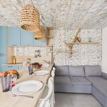 100 M De La Plage, Terrasse, Maison Pour 2