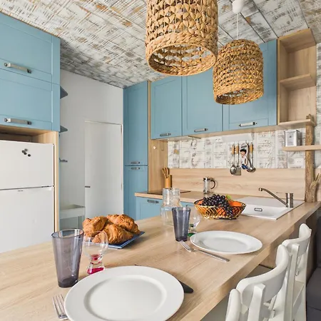 Hébergement de vacances 100 M De La Plage, Terrasse, Maison Pour 2 *