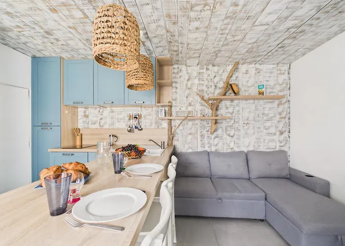 100 M De La Plage, Terrasse, Maison Pour 2