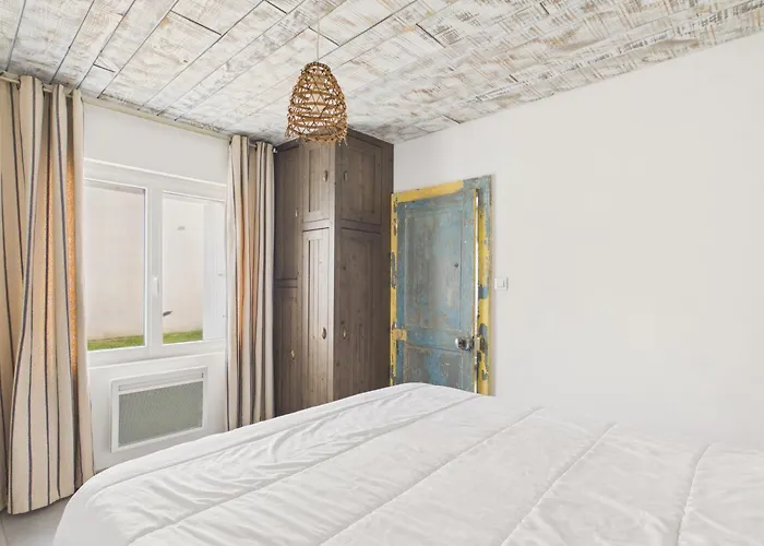 100 M De La Plage, Terrasse, Maison Pour 2